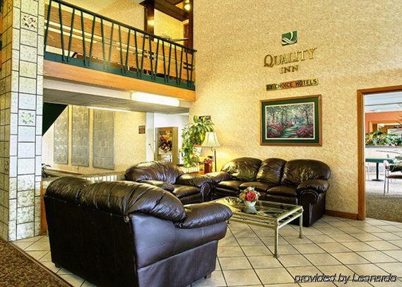Quality Inn Omaha Interior photo